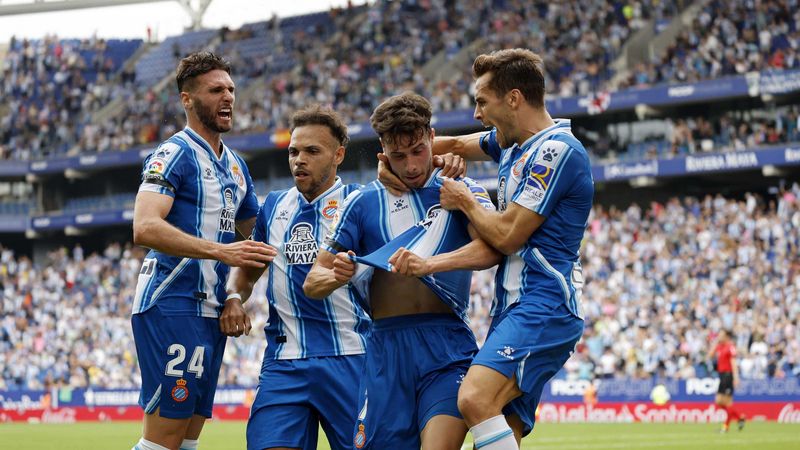 Câu lạc bộ Espanyol ra đời vào năm 1900 Câu lạc bộ Espanyol ra đời vào năm 1900
