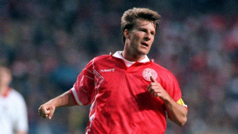 Michael Laudrup xuất sắc nhất đội hình Đan Mạch Michael Laudrup xuất sắc nhất đội hình Đan Mạch