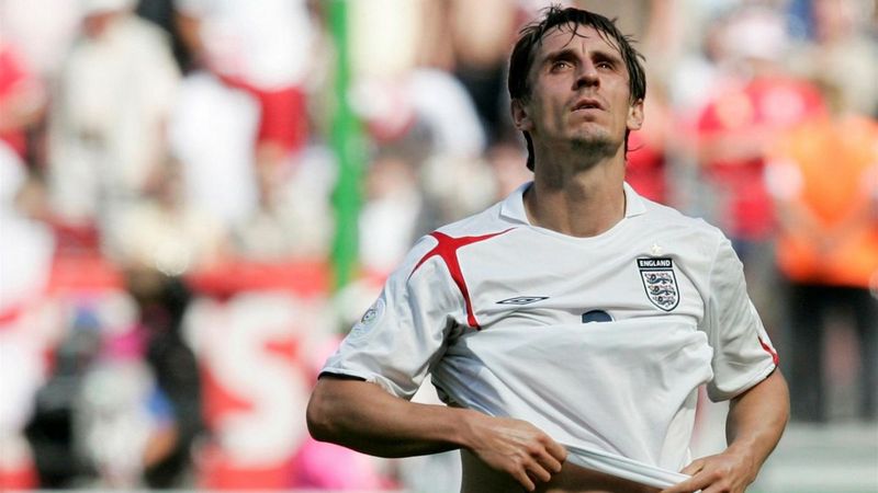Hậu vệ phải Gary Neville Hậu vệ phải Gary Neville